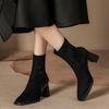 Botas Curtas de Camurça Francesa Femininas Novas Outono e Inverno Zíper Salto Grosso Botas Martinas Bico Quadrado Emagrecedoras Chelsea Botas de Cano Curto Costura