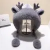 Sombrero de Felpa Nuevo Lindo para Mujer de Otoño e Invierno con Forro Polar Añadido y Espesor Versátil con Astas de Ciervo Bola de Pelo Sintético Protección para Orejas Cubre Cabeza a Prueba de Viento