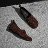 Mocasines de remaches estilo retro para mujer, nuevo modelo otoño 2026, zapatos de tacón grueso sin cordones para el trabajo, mocasines para mujer