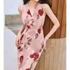En Stock Vestido de Chifón con Estampado de Rosas, Luz Suave, Óleo sobre Seda, Superpuesto, Cuello en V, Ceñido a la Cintura, Abertura, Sin Mangas