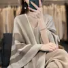 Outono Inverno 2026 Novo Grande Xale Cachecol de Lã Sintética Bloqueio de Cores Estilo Retrô Manto de Caxemira Peça de Roupa Externa Capa Feminina