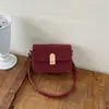 Bolso Pequeño Cuadrado Esmaltado Retro de Lujo Ligero Francés Nuevo Otoño para Mujer Estilo Minimalista de Gama Alta Bolso de Hombro Cruzado Versátil