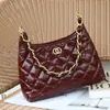 2025 Nuevo Estilo Bolso Cubo Pequeño Estilo Fragante Cuero con Cera de Aceite Retro Bolso Hobo para el Brazo Bolso Acolchado con Cadena Gruesa