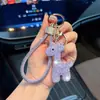 Llavero de jirafa con diamantes completos, correa de muñeca incrustada de diamantes, colgante de peluche de ciervo con diamantes brillantes, accesorio para bolso de mujer al por mayor