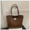 Bolsa Feminina Tendência de Grande Capacidade para Outono 2025, Bolsa de Ombro Versátil de Nicho de Alto Padrão, Bolsa Tote da Moda para o Dia a Dia
