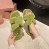Pantuflas peludas 2026 otoño e invierno nuevo estilo para mujer, a la moda y trendy, pantuflas planas sin cordones ultra suaves casuales de alta gama