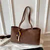 Bolsa de Ombro Casual Grande Capacidade Simples Europeia e Americana Outono 2026 Nova Tote de Axila Nova para o Trabalho Retro Bolsa Feminina