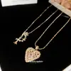 Collar con colgante de cruz y corazón de circonita estilo coreano para mujer, lujo ligero con un toque de alta gama, cadena para la clavícula, único, moderno y versátil, gargantilla