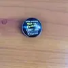 Broche de Sinal de Primeiros Socorros Pedra do Tempo Não se Preocupe Eu Pratiquei Alfinete de Descarte Insígnia de Bastão de Cobra Europeu e Americano