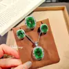 Aretes, Anillos, Conjuntos de Diamantes Verdes, Collares Colgantes con Diamantes Incrustados de Esmeralda para Mujer, Cobre Rectangular de Alto Carbono Color Verde Manzana
