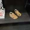 Sandálias Infantis 2026 Verão Novo Estilo Sandálias Birkenstock Infantis para Meninas, Chinelos Fechados para Crianças Pequenas, Tamancos para Meninos
