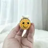 Pingente Abelhinha Pingente Pequena Abelha Tricotado à Mão Pingente Folha de Girassol Cabeça de Flor de Lã Tricô Feito à Mão