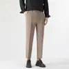 Pantalones de vestir para hombre, pantalones cropped de negocios casual para hombre, pantalones rectos versátiles de alta gama negros de moda para hombre