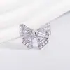 Nuevo Broche de Moda Exquisito Floral Mariposa con Circonita Microincrustada Corsage de Perla de Agua Dulce Accesorios Versátiles de Alta Gama