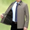 Jaqueta casual masculina de primavera e outono, casaco executivo masculino de alta qualidade, nova jaqueta de lapela business de corte solto para homens de meia-idade e idosos