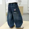 Jeans de Corte Curvo para Niños Primavera/Otoño 2026 Nuevos Elegantes y de Moda Pantalones Largos de Otoño para Niños Pantalones de Streetwear para Niños