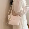 Bolso para el Trayecto al Trabajo para Mujer, Moda Trendy Nueva Primavera y Verano 2026, Sensación Exquisita y de Alta Gama, Bolso Cubo de Hombro Cruzado