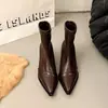 Botines para mujer, colección 2026, tacones de aguja, ajuste ceñido, estilo nuevo, botas de tacón alto, moda otoño/invierno, diseño de nicho, punta fina