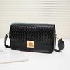 Bolso cuadrado pequeño tejido, nueva tendencia 2023, bolso de hombro sencillo, bolso de mujer, bolso pequeño, comercio exterior, bolsos de mujer, bolsos al por mayor