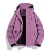 Chaqueta de mujer estilo Luotuo 2026 nuevo modelo tres en uno resistente al viento e impermeable para exteriores ropa de trabajo chaqueta personalizada estilo hombre