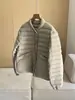 Nueva colección de otoño e invierno: Chamarra acolchada ajustada, corta y acanalada con cuello alto, hecha con 90% de plumón de pato blanco, una pieza de alta calidad y a la moda de estilo europeo para mujer