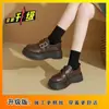 Mocassins Vintage de Solado Grosso para Mulheres, Novo Estilo Britânico de Couro para a Primavera de 2026, Sapatos que Aumentam a Altura para Mulheres Baixas, Adequados para Combinar com Saias