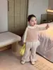 Conjunto Francés de Tres Piezas para Niña 2026 Nuevo Versátil Camiseta Chaleco de Punto Pantalones para Bebé Niña Conjunto Ropa de Invierno Otoño para Niños