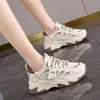 Zapatos de Malla Transpirable Estilo Papá Bai Zhenhe Primavera y Otoño Populares para Mujer 2026 Nuevas Zapatillas Versátiles de Suela Gruesa para Aumentar la Altura