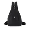 Mochila Feminina Lisa Tendência 2025 Moda Grande Capacidade Bolsa de Peito de Viagem Pequena Bolsa Transversal Versátil Elegante Feminina