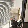 Bolso Casual para Mujer 2024 Nueva Moda Retro Hermoso Tendencia Bolso Cuadrado Pequeño Bordado de Nicho Bolso de Hombro para Teléfono Móvil
