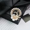 Broche de Moda Retro Flor Perla Diamante Joker de Alta Gama Color Natural Aleación Corsage Alfiler para Ropa Hebilla