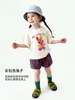 Tong Bei Roupas Infantis 2026 Novidades de Verão Camiseta Infantil Gradiente Colorido Tie-Dye Estampa Divertida Energética Manga Curta
