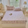 Falda de cama con estampado de encaje 100% algodón Falda de cama de algodón de Xinjiang Cubierta Protector de colchón denso fino y denso Agradable para la piel Cómodo
