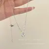 Colar com Pingente de Cubo de Açúcar em Zircônia Cintilante para Mulheres, Corrente de Clavícula de Aço Titânio de Luxo Leve de Alta Qualidade, Acessório Simples e Estiloso para Meninas da Moda