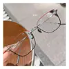Gafas Sin Marco de Titanio con Esmalte de Color de Gama Alta, Ultraligeras, Elegantes, Versátiles, Favorecedoras, Forma de Mariposa, Elegantes, Modernas, Populares en Línea