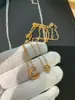 Collar Fengshui Bingyue estilo Chanel, patrón de diamantes en oro V, cuenta pequeña de oro Coco, pulsera chapada con precisión CNC, cadena para clavícula de oro rosa