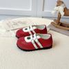 Sapatos Infantis Outono 2026 Novo Estilo Coreano Sapatos Infantis de Couro com Duplo Velcro Sapatos Casuais Macios para Meninas
