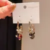 Brincos de Franja de Vidro Agulha de Prata em Forma de C, Estilo Vintage Meio do Século, Brincos de Luxo, Brincos com Design Moderno e Personalizado para Mulheres