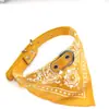 Bufanda triangular para mascotas al por mayor de fábrica, collar para mascotas, joyería para mascotas, pañuelo babero para perro, bufanda de PU, collar para gato