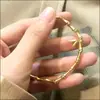 [Mismo que el Influencer] Pulsera de Bambú de Aleación Alto Sentido Método Antiguo Oro Arena Pulsera de Festival para Novia y Madre