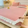 Capa de Cama de Lã de Leite de Inverno 2026 Novo Protetor de Colchão de Cobertura Total Peça Única Conjunto de Roupa de Cama Espesso com Veludo Conjunto de Três Peças