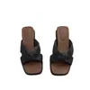 Sandalias de cuña con plataforma gruesa para mujer, para uso exterior en verano, nuevo estilo francés 2026, impresionantes chanclas de playa para el mar que no cansan los pies