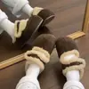 Pantuflas de Algodón Cerradas tipo Birkenstock con Velcro para Mujer, Uso Exterior Otoño e Invierno, Nuevo Modelo 2026, Suela Gruesa, Forro de Felpa, Pantuflas Cálidas de Piel Sintética