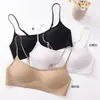Sutiã Camisola Strapless Invisível Tom de Pele Cintilante com Bojos Fixos, Ajuste Lateral para os Seios Sem Costura e Fivela Ajustável nas Costas para um Lindo Design nas Costas
