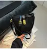 Bolsos Pequeños de Moda para Mujer de Este Año 2026 Nuevo Bolso Cruzado Versátil Bolso de Mano Retro Casual Bolso Cubo Acolchado