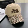 Boné de Baseball Estilo Americano Tendência Retrô Bordado com Letras Estampa de Leopardo para Homens e Mulheres, Único e Versátil, Chapéu Bico de Pato Emagrecedor