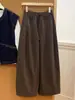 ¡Muy recomendable! Pantalones casual retro de pierna curva en color marrón para mujer, con cintura elástica, corte holgado y favorecedor que estiliza, y un diseño tipo globo, para otoño e invierno.