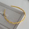 Diadema sencilla de color caramelo con tiras finas y onduladas para niña, ideal para salir, lavarse la cara, maquillarse y usar como tarjeta de presión para el cabello.