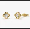 Pendientes Populares de Trébol de Cuatro Hojas Transfronterizos para Mujer, Estilo Coreano, Accesorios para Orejas Únicos y Elegantes, Adecuados para Orejas Sensibles, Nuevo Modelo 2026