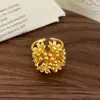Diseño de Moda de Nicho, Versátil, Anillo Irregular de Flor Mate, Joyería de Lujo Ligero y de Alta Gama para el Uso Diario de Mujeres